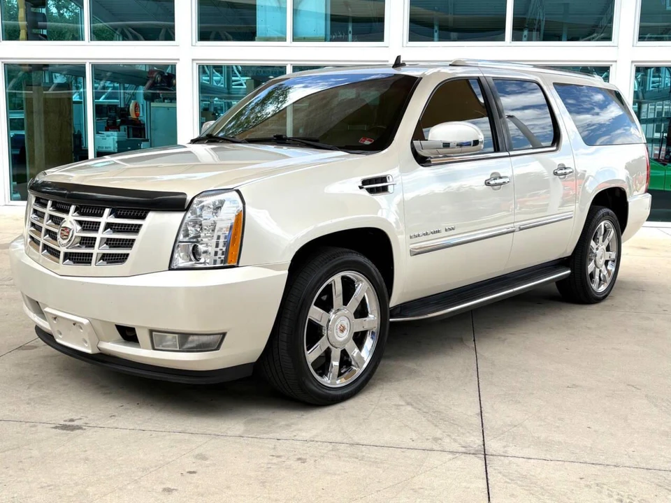 2013 Cadillac Escalade & EXT 3rd Gen - Image 11 of 31