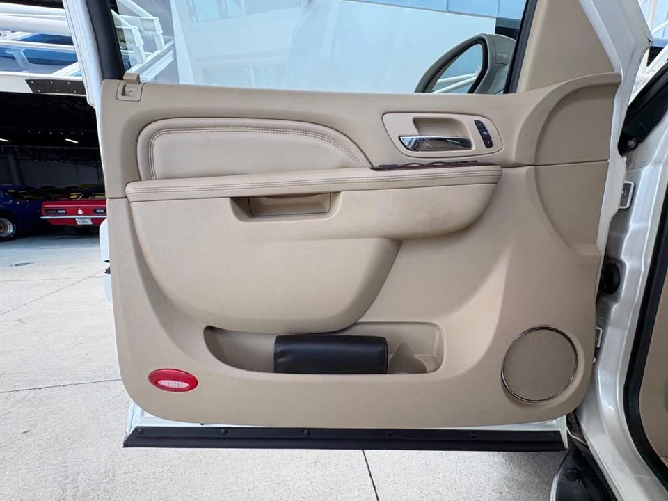 2013 Cadillac Escalade & EXT 3rd Gen - Image 23 of 31