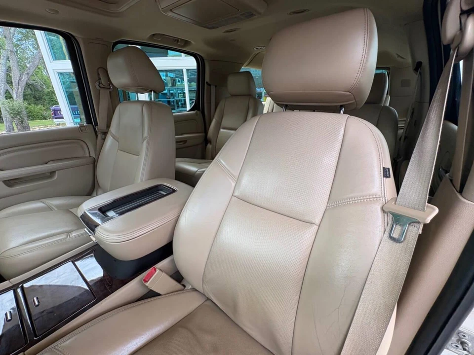 2013 Cadillac Escalade & EXT 3rd Gen - Image 26 of 31