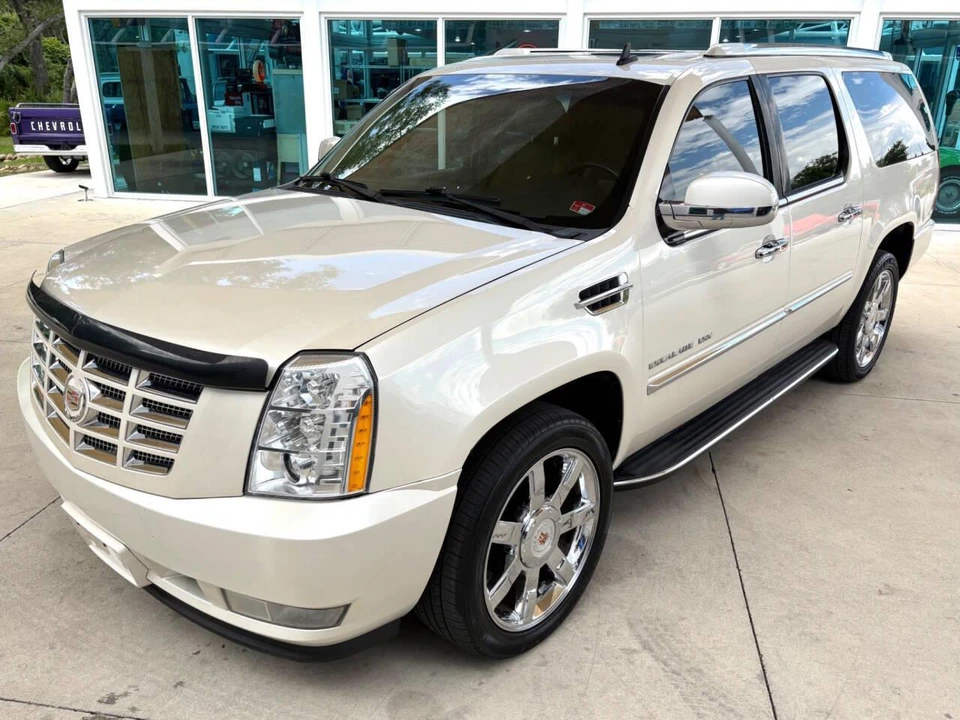 2013 Cadillac Escalade & EXT 3rd Gen - Image 20 of 31