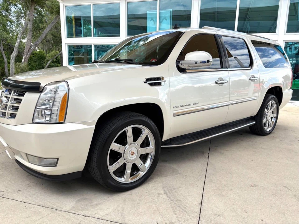 2013 Cadillac Escalade & EXT 3rd Gen - Image 12 of 31
