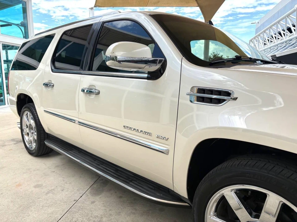 2013 Cadillac Escalade & EXT 3rd Gen - Image 18 of 31