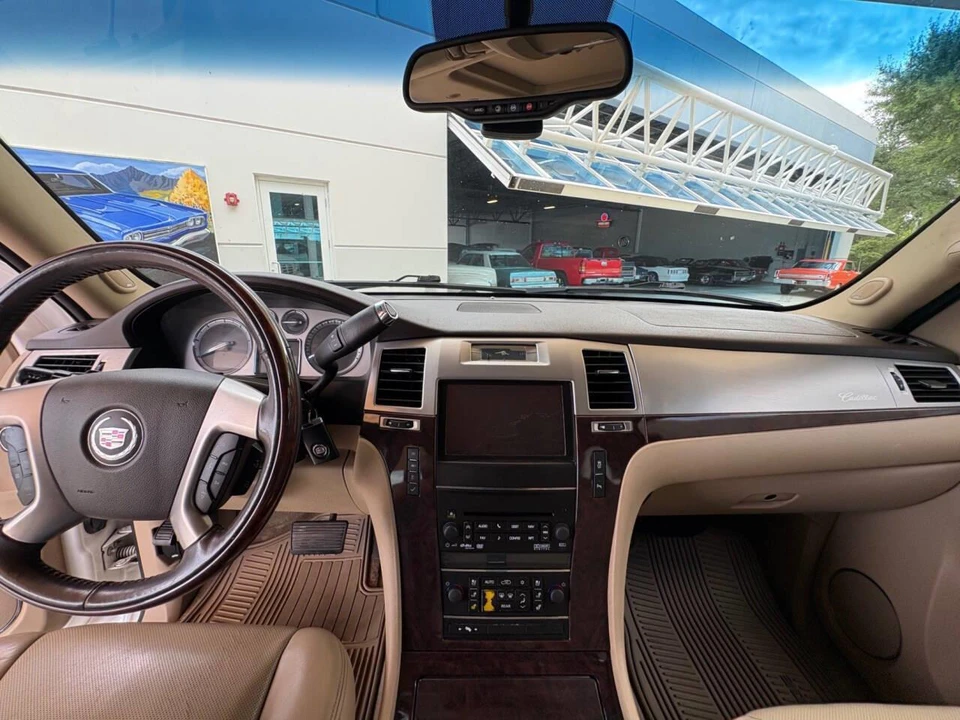 2013 Cadillac Escalade & EXT 3rd Gen - Image 27 of 31