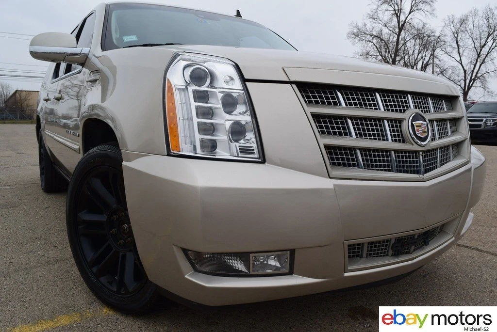 2013 Cadillac Escalade & EXT 3rd Gen - Image 2 of 21