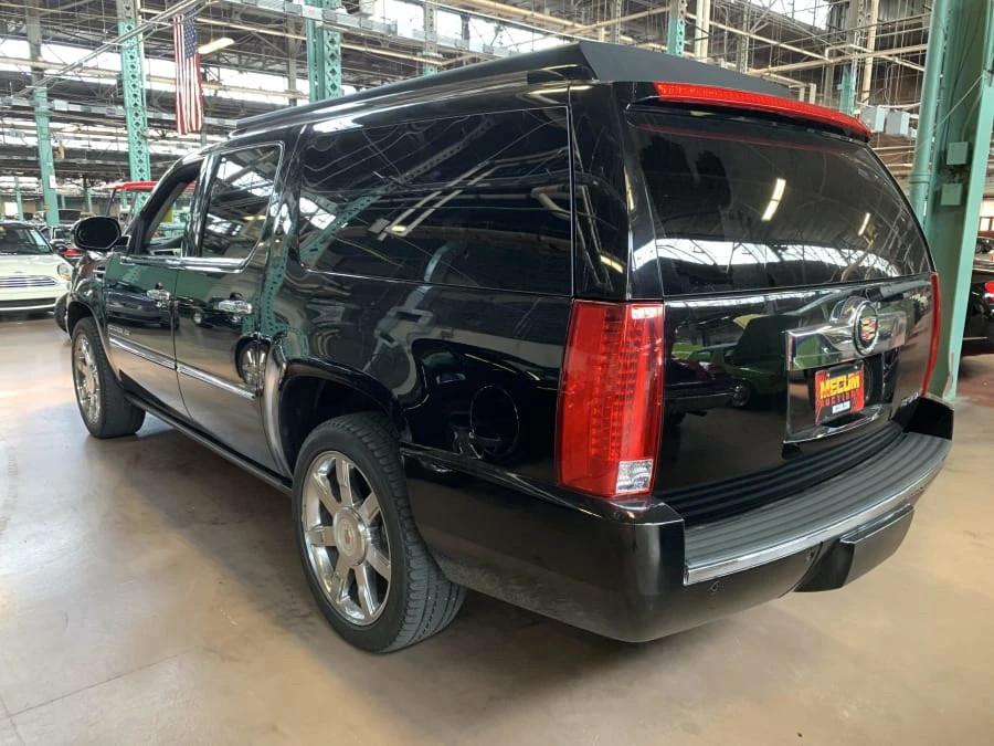 2013 Cadillac Escalade & EXT 3rd Gen - Image 2 of 8