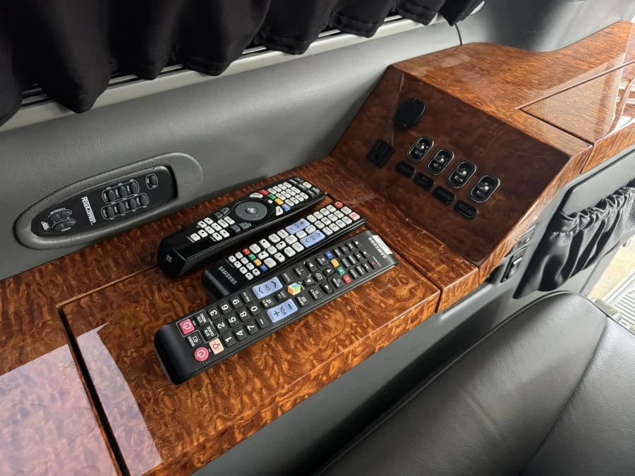 2013 Cadillac Escalade & EXT 3rd Gen - Image 10 of 30