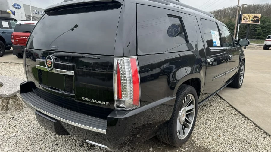 2013 Cadillac Escalade & EXT 3rd Gen - Image 3 of 30