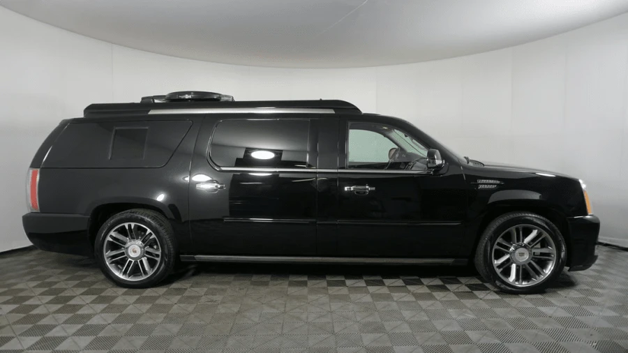 2013 Cadillac Escalade & EXT 3rd Gen - Image 2 of 11
