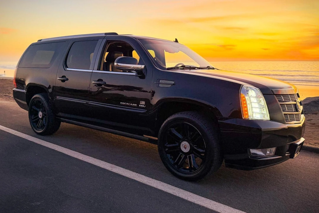 2013 Cadillac Escalade & EXT 3rd Gen - Image 3 of 31