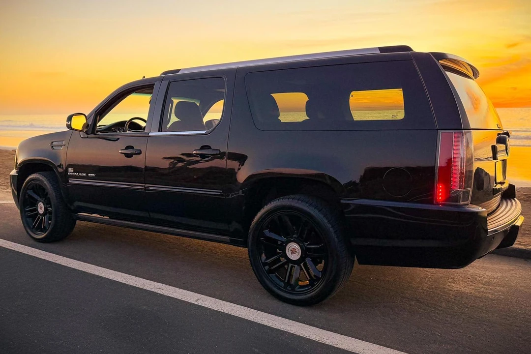 2013 Cadillac Escalade & EXT 3rd Gen - Image 4 of 31