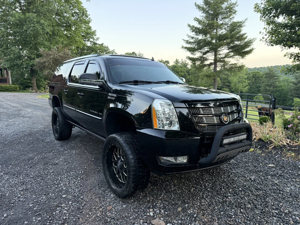 2013 Cadillac Escalade & EXT 3rd Gen - Image 13 of 31