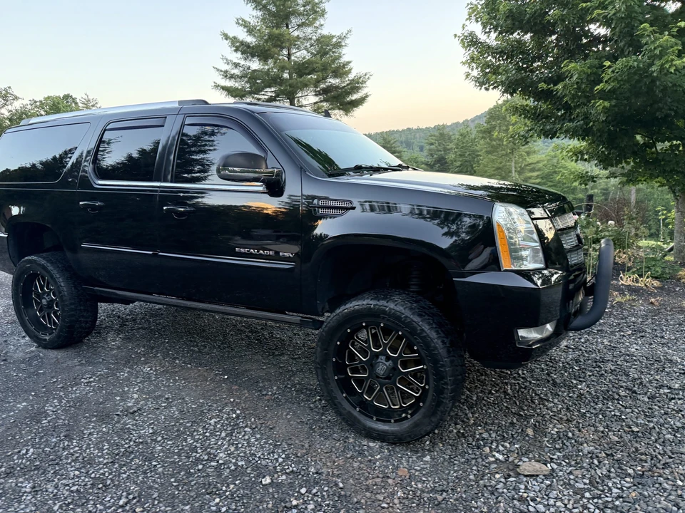 2013 Cadillac Escalade & EXT 3rd Gen - Image 15 of 31