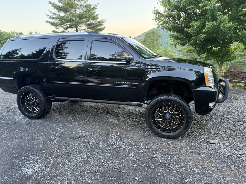2013 Cadillac Escalade & EXT 3rd Gen - Image 16 of 31