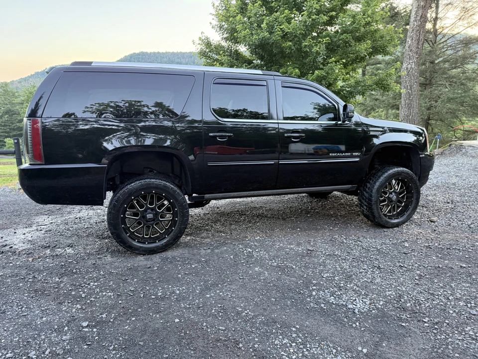 2013 Cadillac Escalade & EXT 3rd Gen - Image 18 of 31
