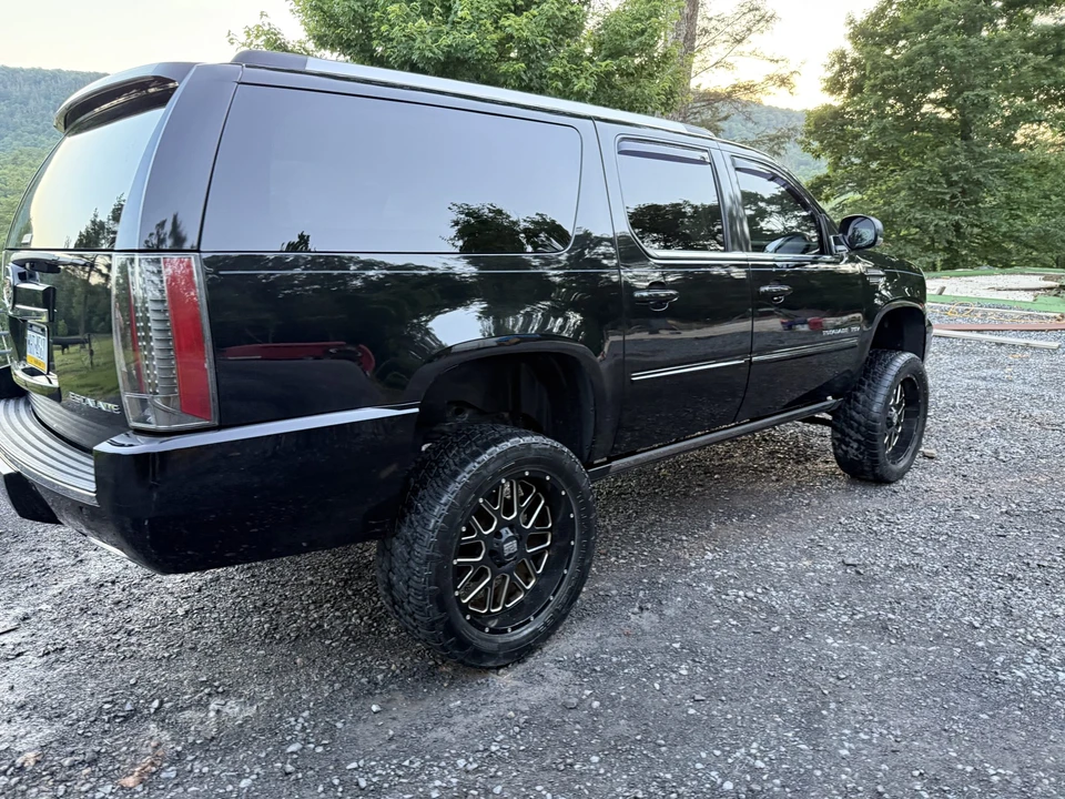 2013 Cadillac Escalade & EXT 3rd Gen - Image 23 of 31
