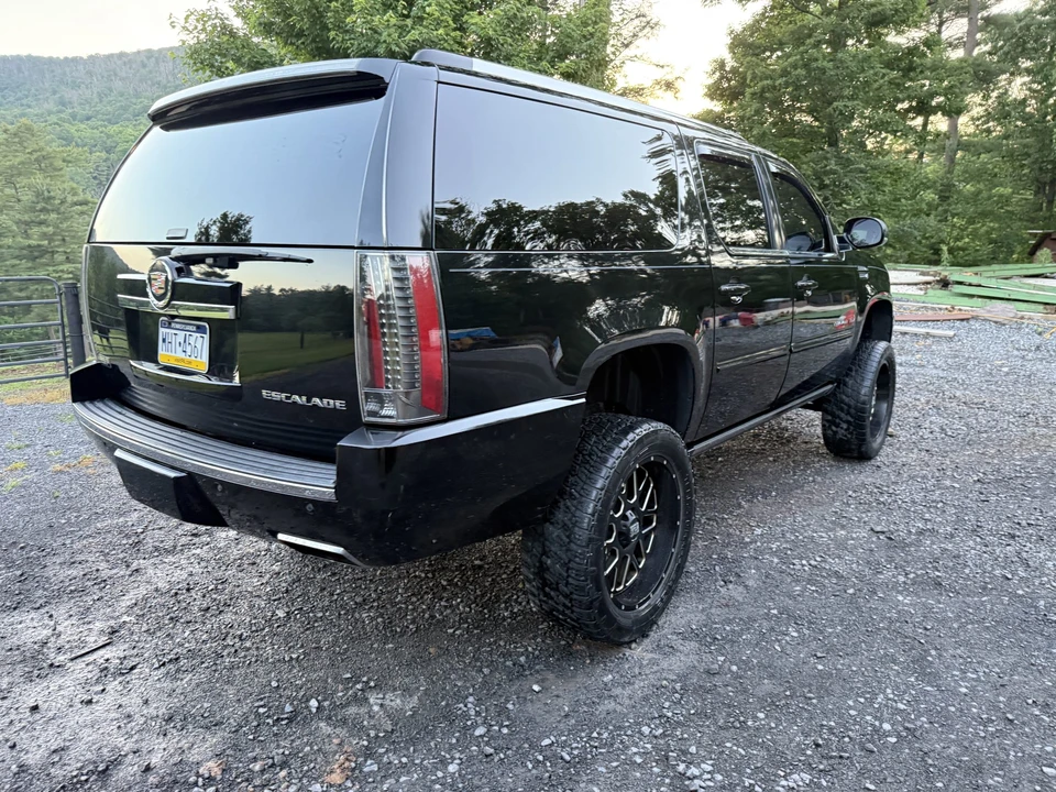 2013 Cadillac Escalade & EXT 3rd Gen - Image 24 of 31