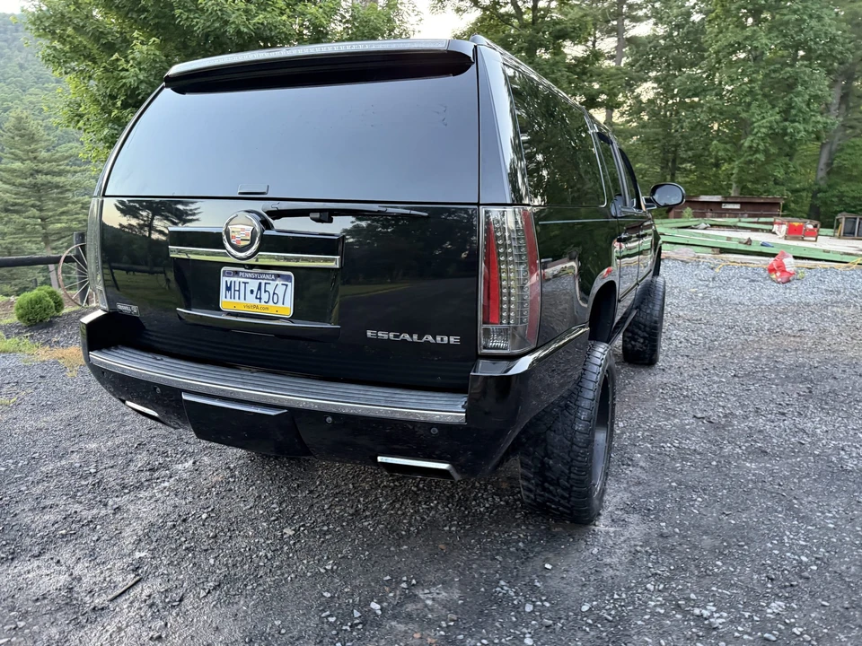 2013 Cadillac Escalade & EXT 3rd Gen - Image 25 of 31