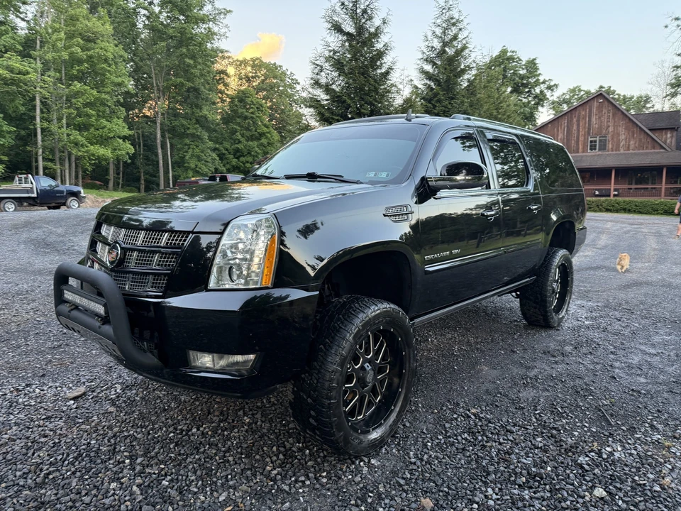2013 Cadillac Escalade & EXT 3rd Gen - Image 4 of 31