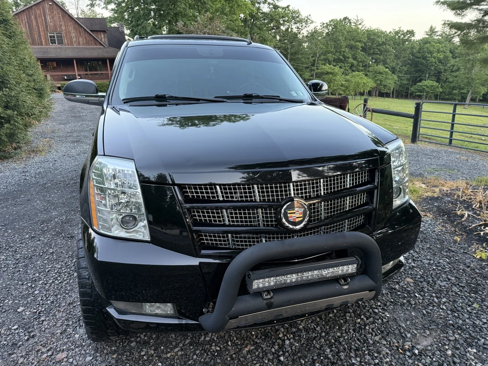 2013 Cadillac Escalade & EXT 3rd Gen - Image 8 of 31