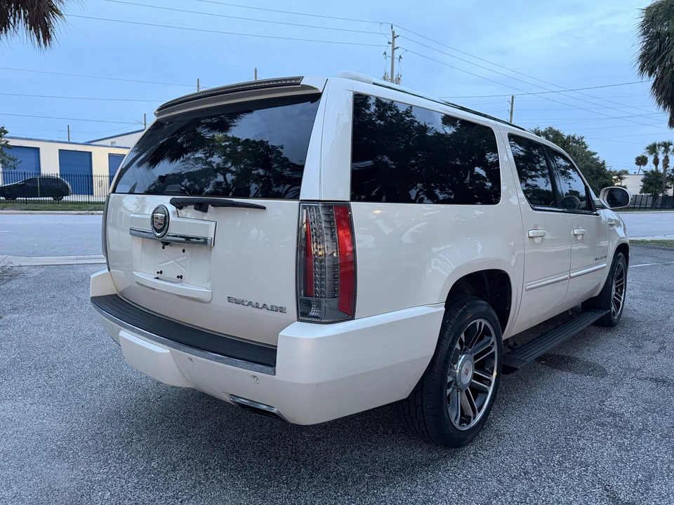 2013 Cadillac Escalade & EXT 3rd Gen - Image 31 of 31