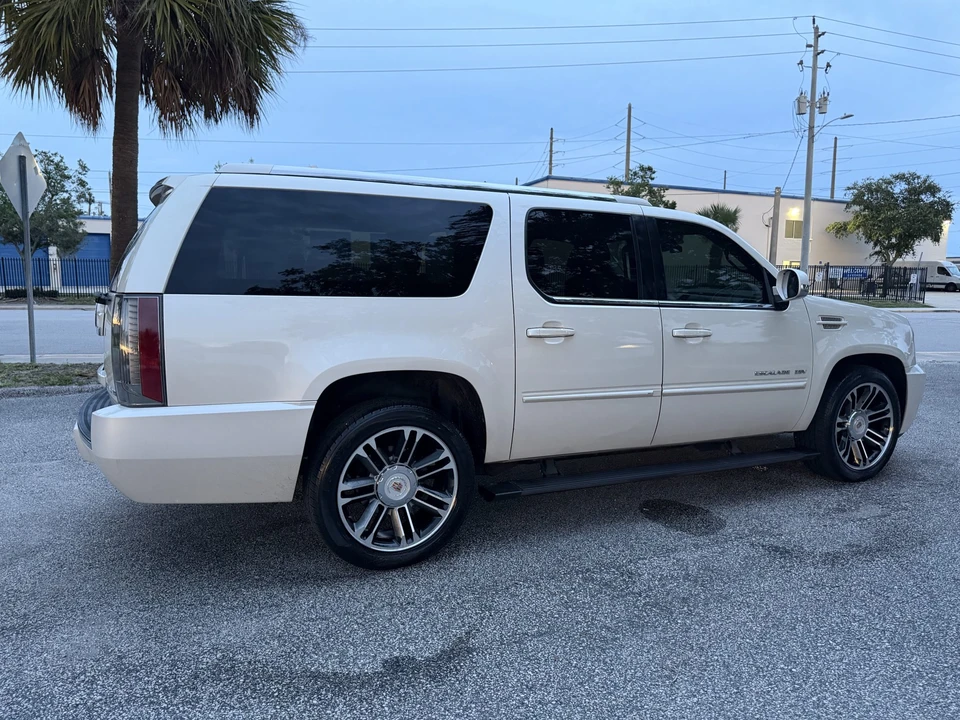 2013 Cadillac Escalade & EXT 3rd Gen - Image 26 of 31