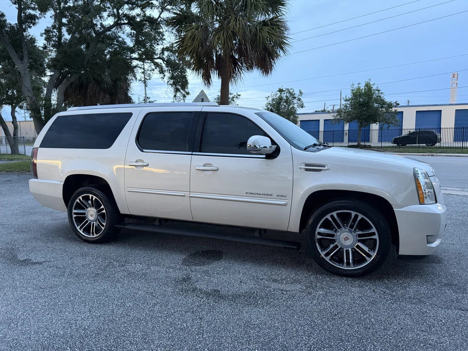 2013 Cadillac Escalade & EXT 3rd Gen - Image 18 of 31