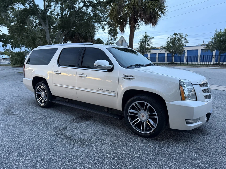 2013 Cadillac Escalade & EXT 3rd Gen - Image 15 of 31
