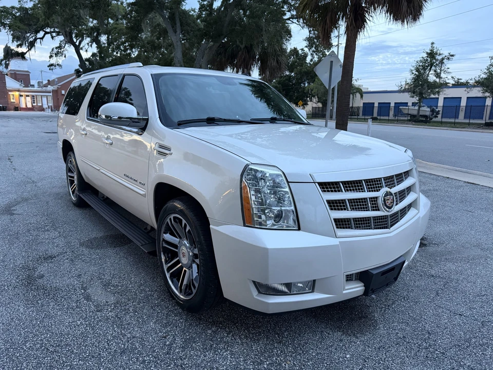 2013 Cadillac Escalade & EXT 3rd Gen - Image 11 of 31