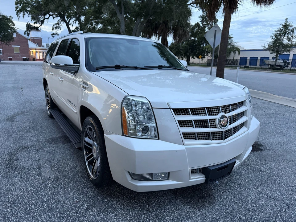 2013 Cadillac Escalade & EXT 3rd Gen - Image 10 of 31