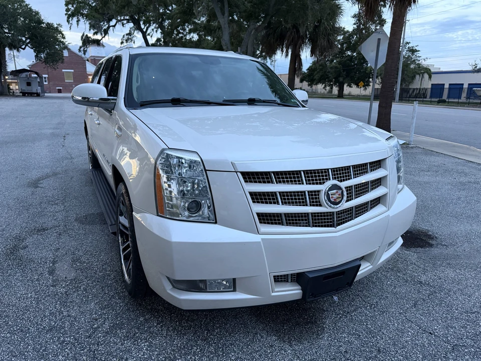 2013 Cadillac Escalade & EXT 3rd Gen - Image 9 of 31