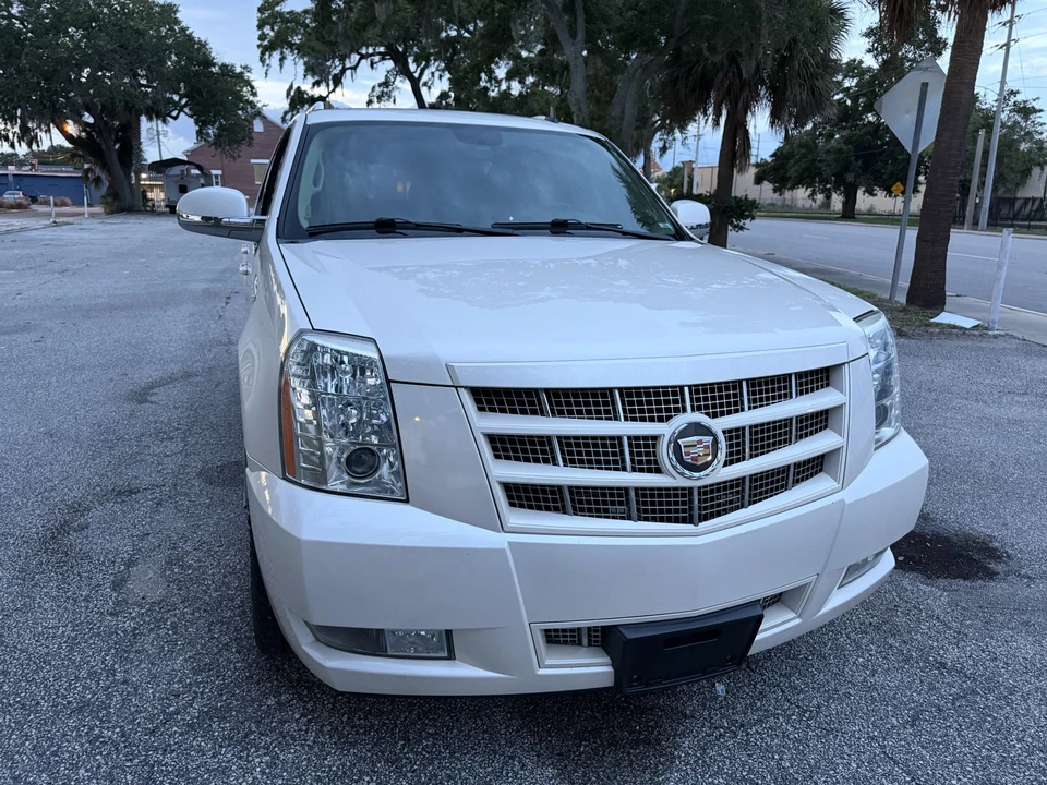 2013 Cadillac Escalade & EXT 3rd Gen - Image 8 of 31