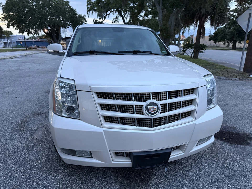 2013 Cadillac Escalade & EXT 3rd Gen - Image 7 of 31