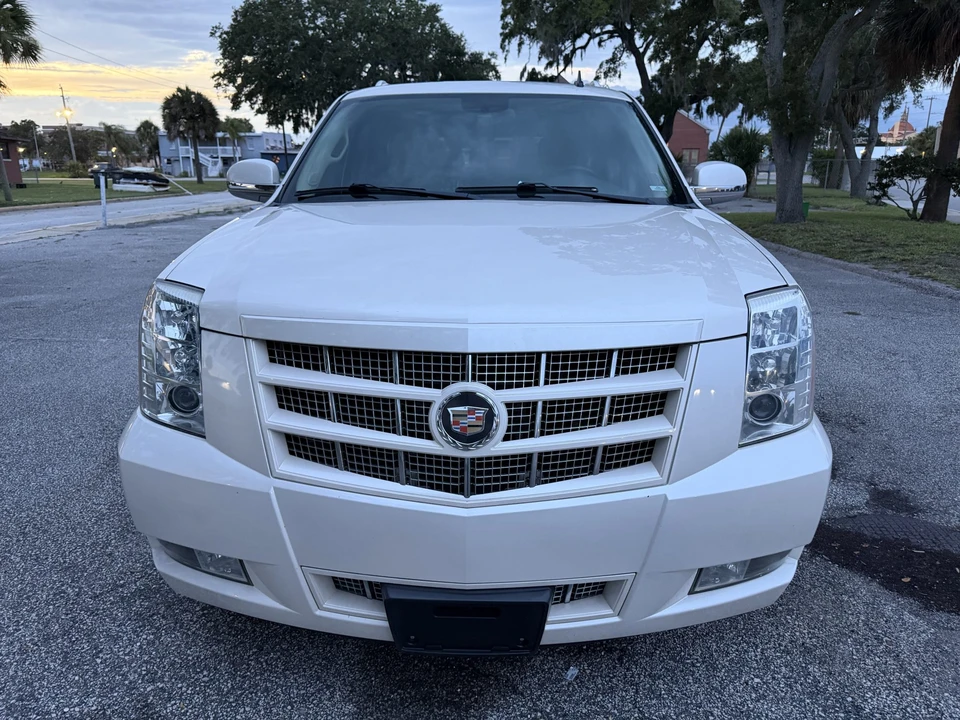 2013 Cadillac Escalade & EXT 3rd Gen - Image 5 of 31