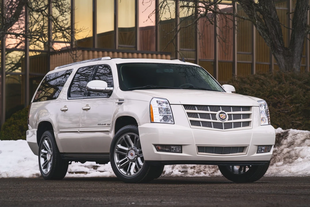 2013 Cadillac Escalade & EXT 3rd Gen - Image 17 of 31