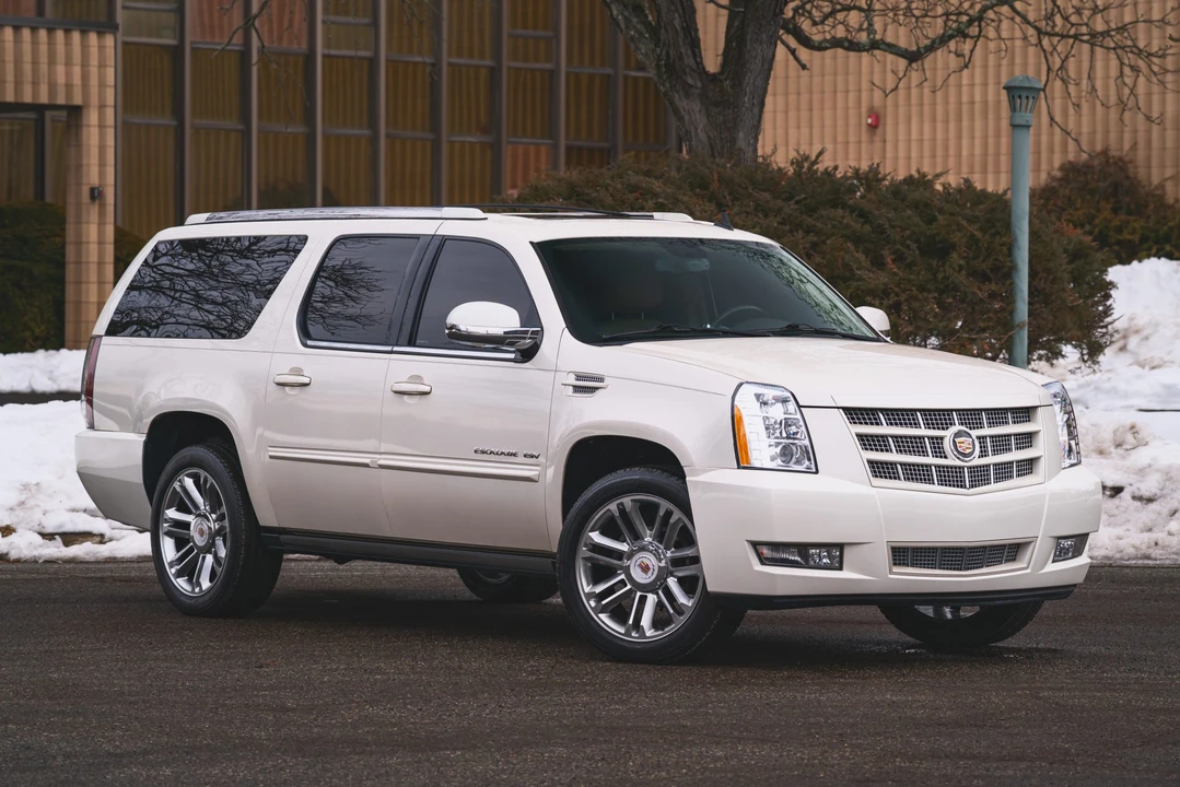 2013 Cadillac Escalade & EXT 3rd Gen - Image 16 of 31