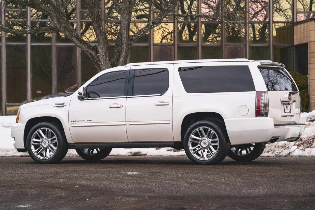 2013 Cadillac Escalade & EXT 3rd Gen - Image 6 of 31