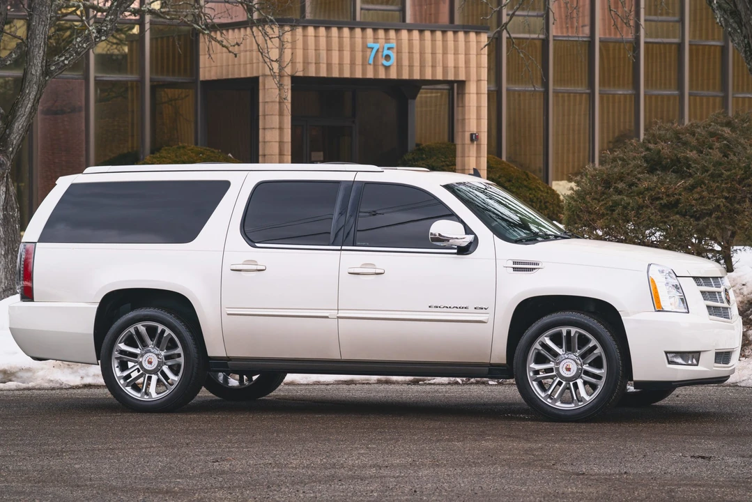 2013 Cadillac Escalade & EXT 3rd Gen - Image 15 of 31