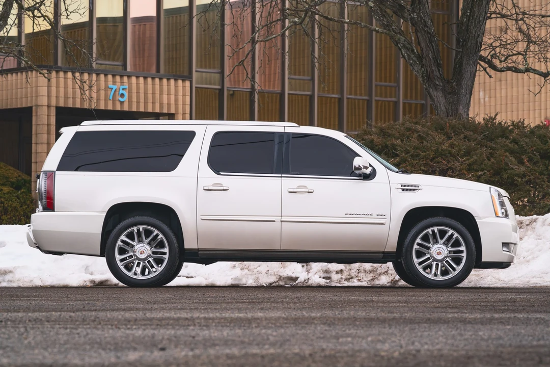 2013 Cadillac Escalade & EXT 3rd Gen - Image 13 of 31