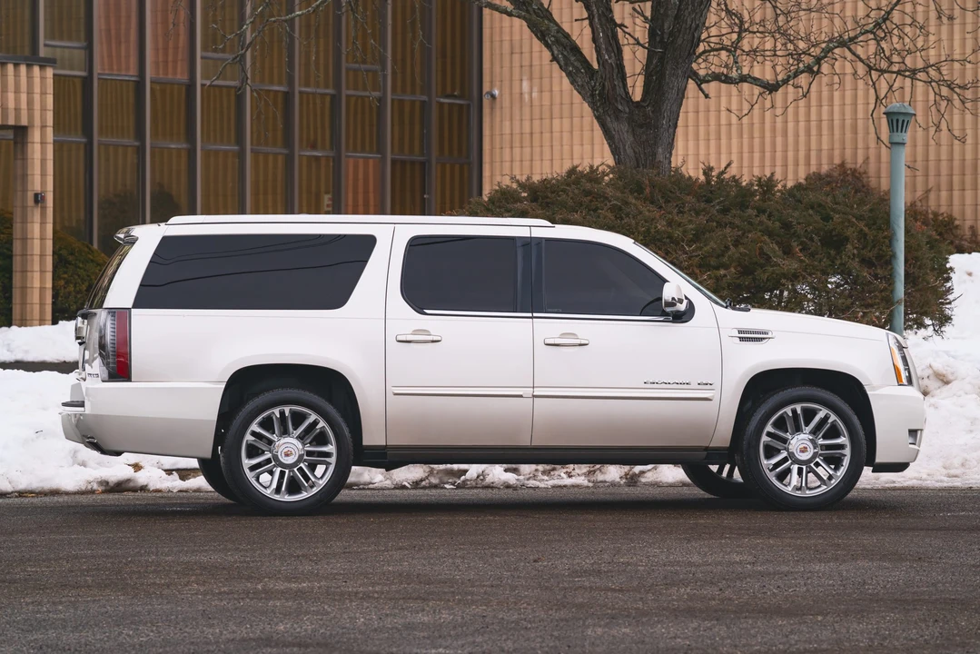 2013 Cadillac Escalade & EXT 3rd Gen - Image 14 of 31