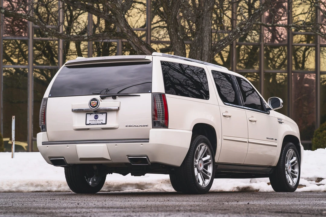 2013 Cadillac Escalade & EXT 3rd Gen - Image 12 of 31