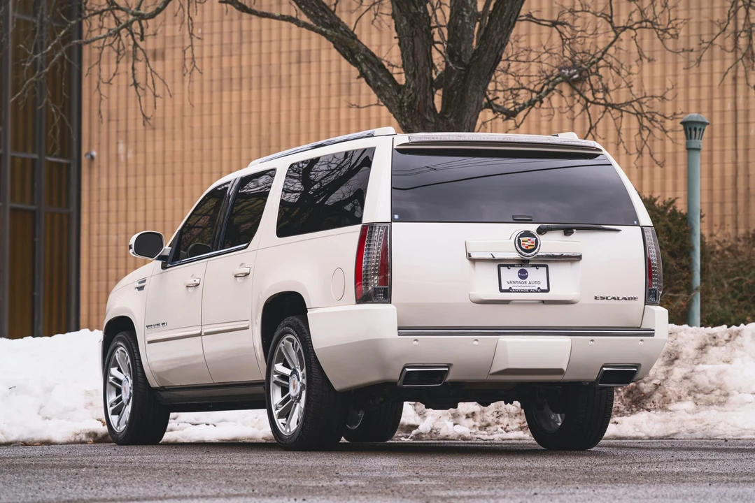 2013 Cadillac Escalade & EXT 3rd Gen - Image 7 of 31