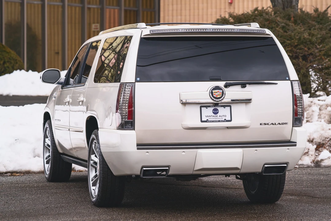 2013 Cadillac Escalade & EXT 3rd Gen - Image 8 of 31