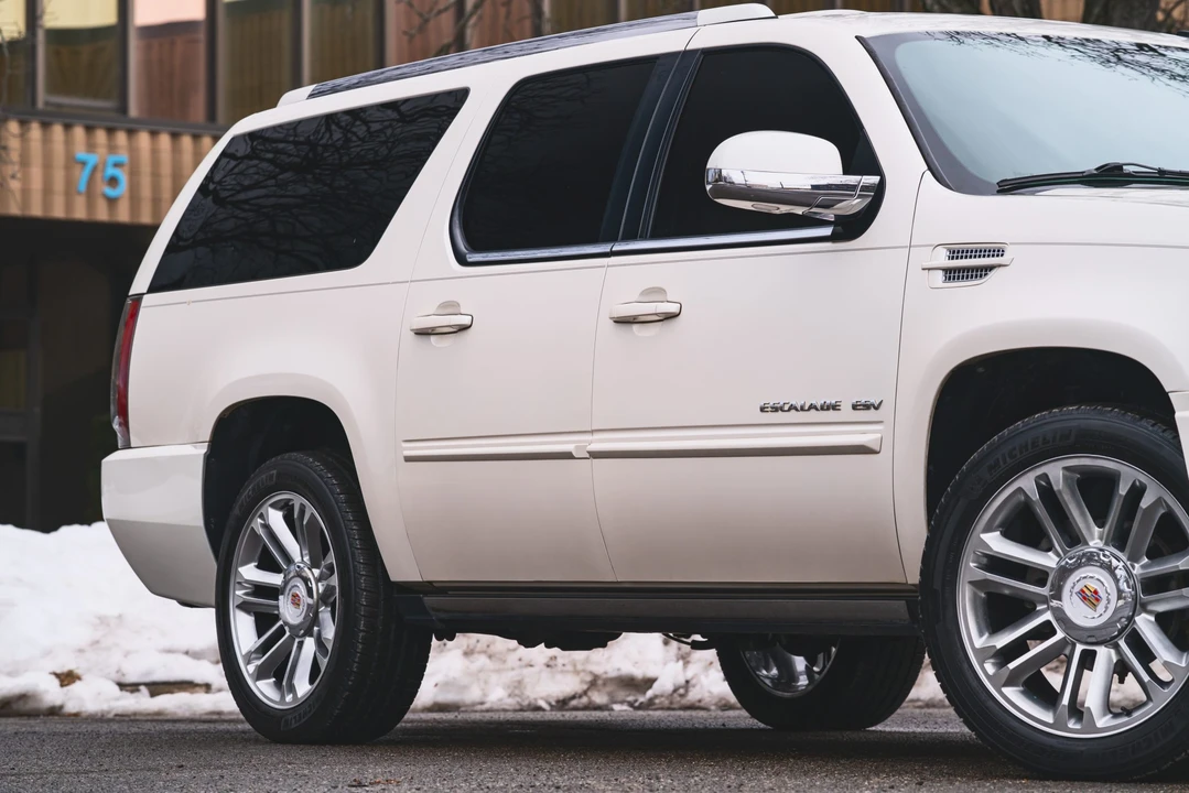2013 Cadillac Escalade & EXT 3rd Gen - Image 23 of 31