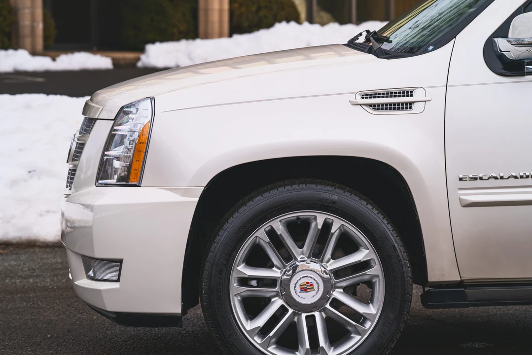 2013 Cadillac Escalade & EXT 3rd Gen - Image 31 of 31
