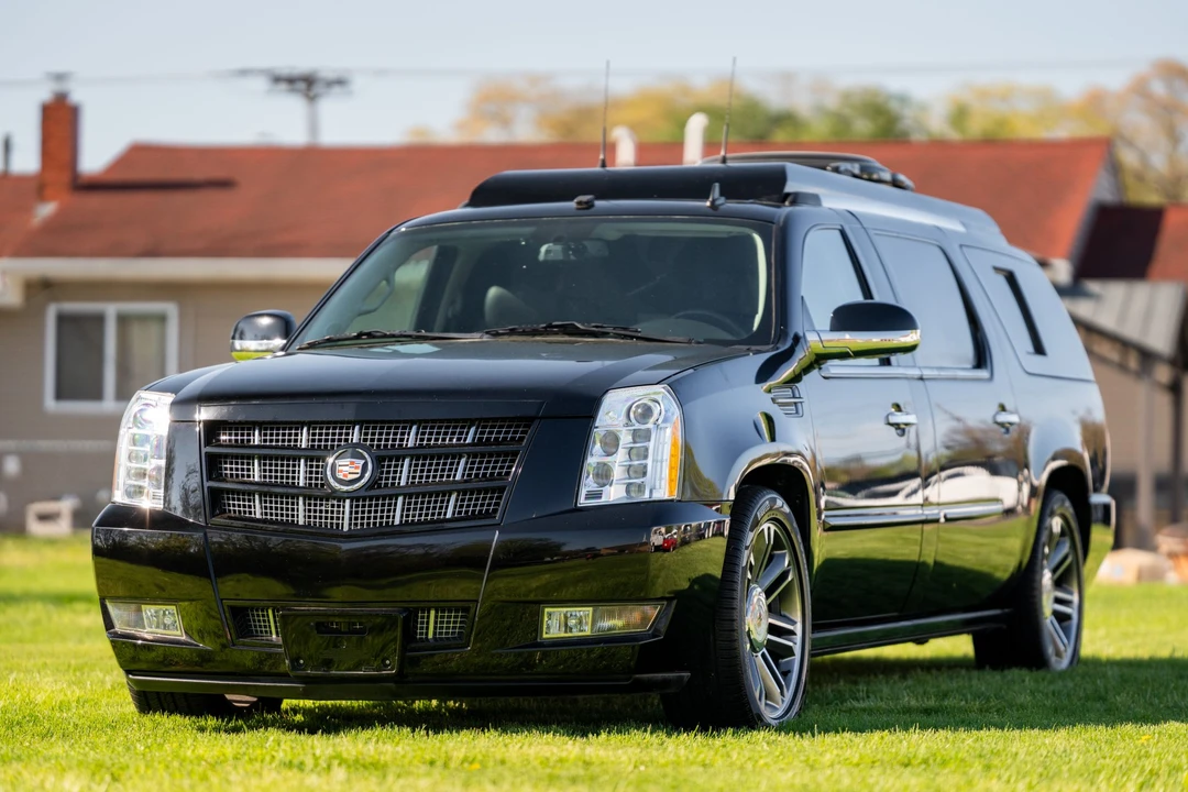 2013 Cadillac Escalade & EXT 3rd Gen - Image 2 of 31
