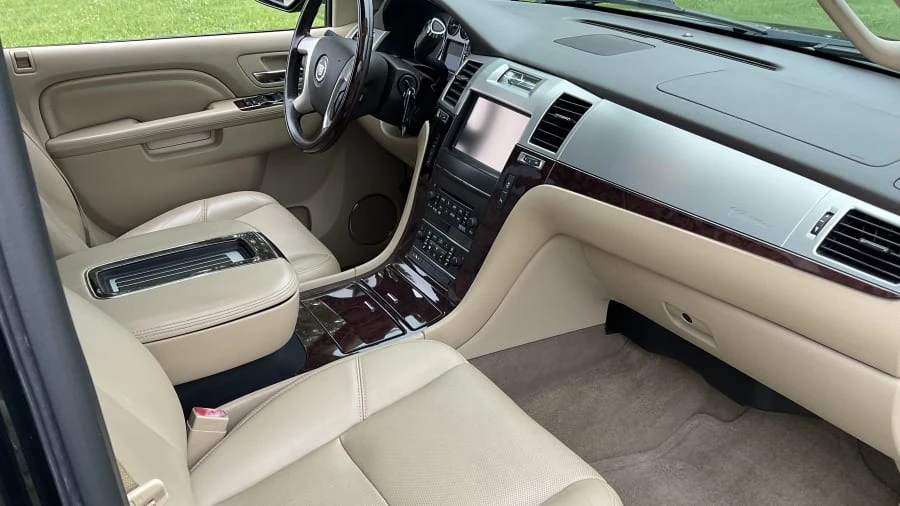2013 Cadillac Escalade & EXT 3rd Gen - Image 9 of 16