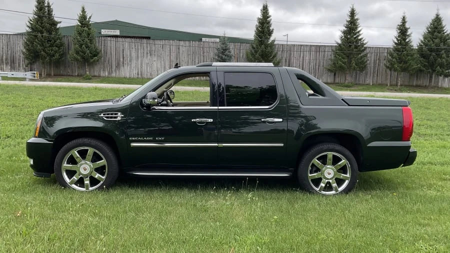 2013 Cadillac Escalade & EXT 3rd Gen - Image 2 of 16