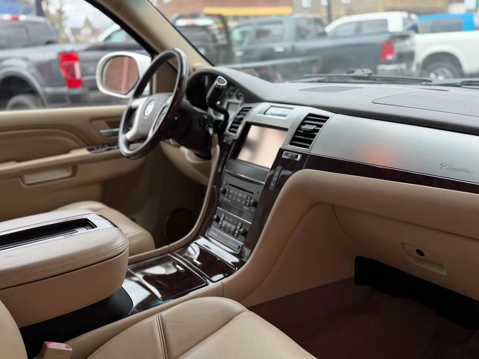 2013 Cadillac Escalade & EXT 3rd Gen - Image 21 of 31