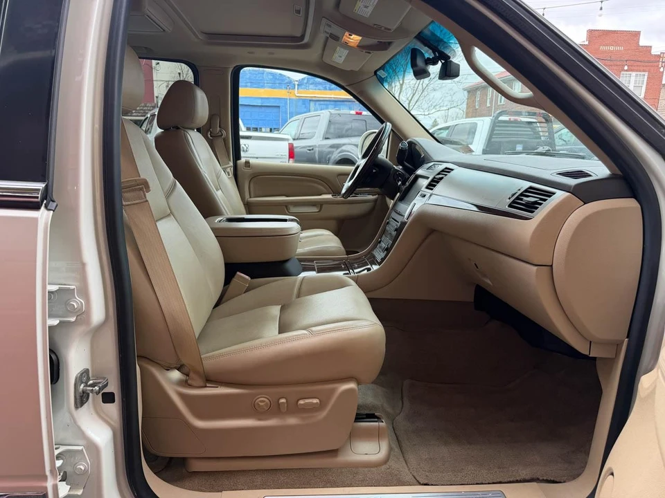 2013 Cadillac Escalade & EXT 3rd Gen - Image 20 of 31