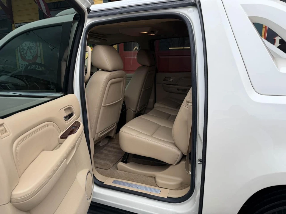 2013 Cadillac Escalade & EXT 3rd Gen - Image 16 of 31